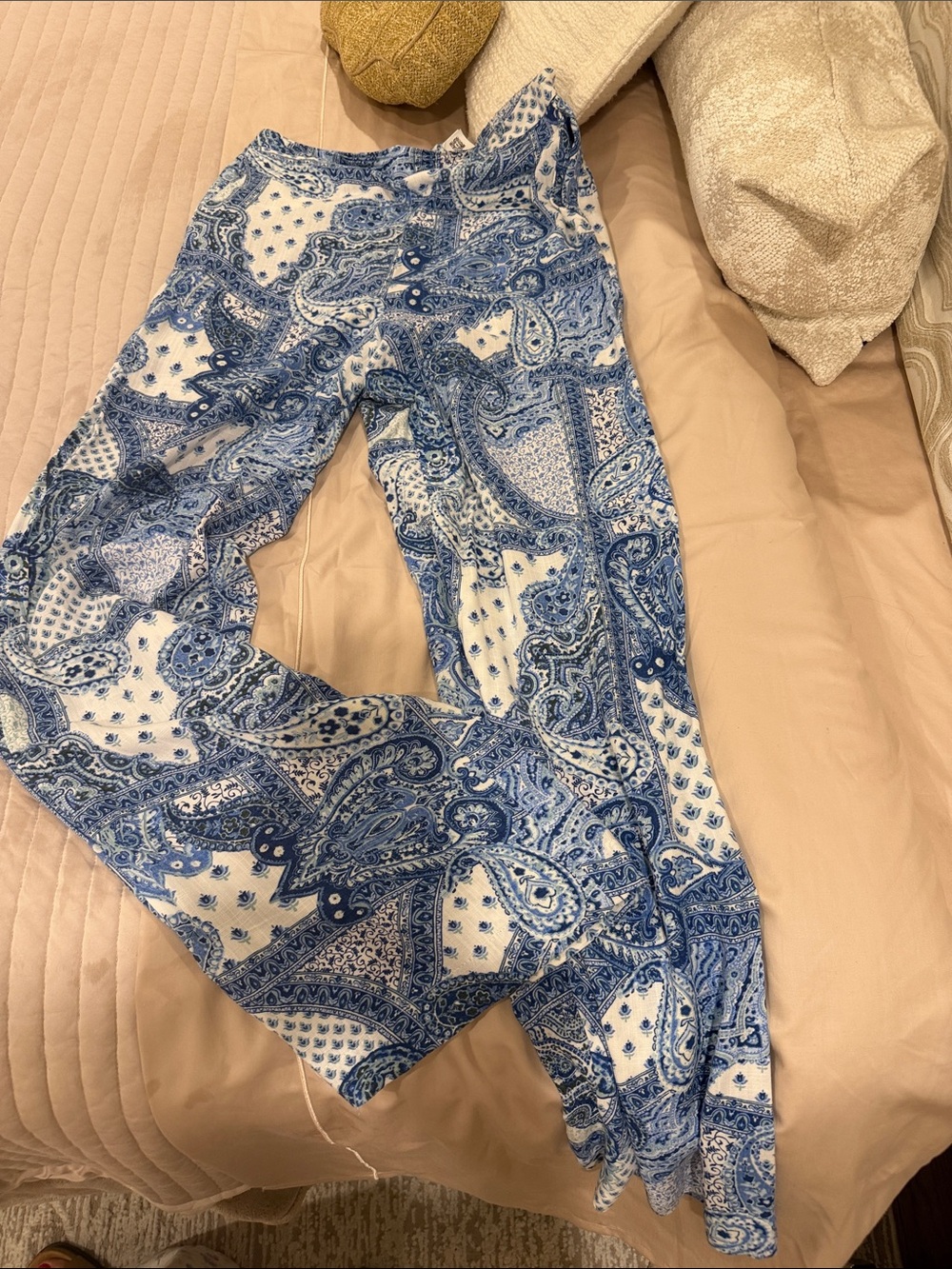 Zara Blue and White Wide Leg Pants - Paisley Print